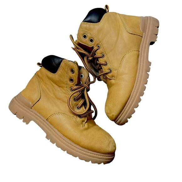 Wonder Kids Boy’s Work Boots Timbs Style Size 13 - Picture 1 of 12